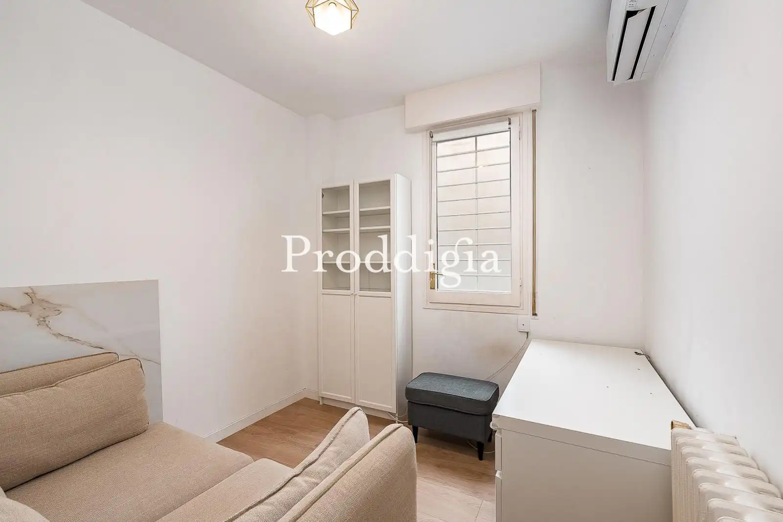 Bedroom of Attic for sale in Barcelona  with Air Conditioner, Heating and Terrace