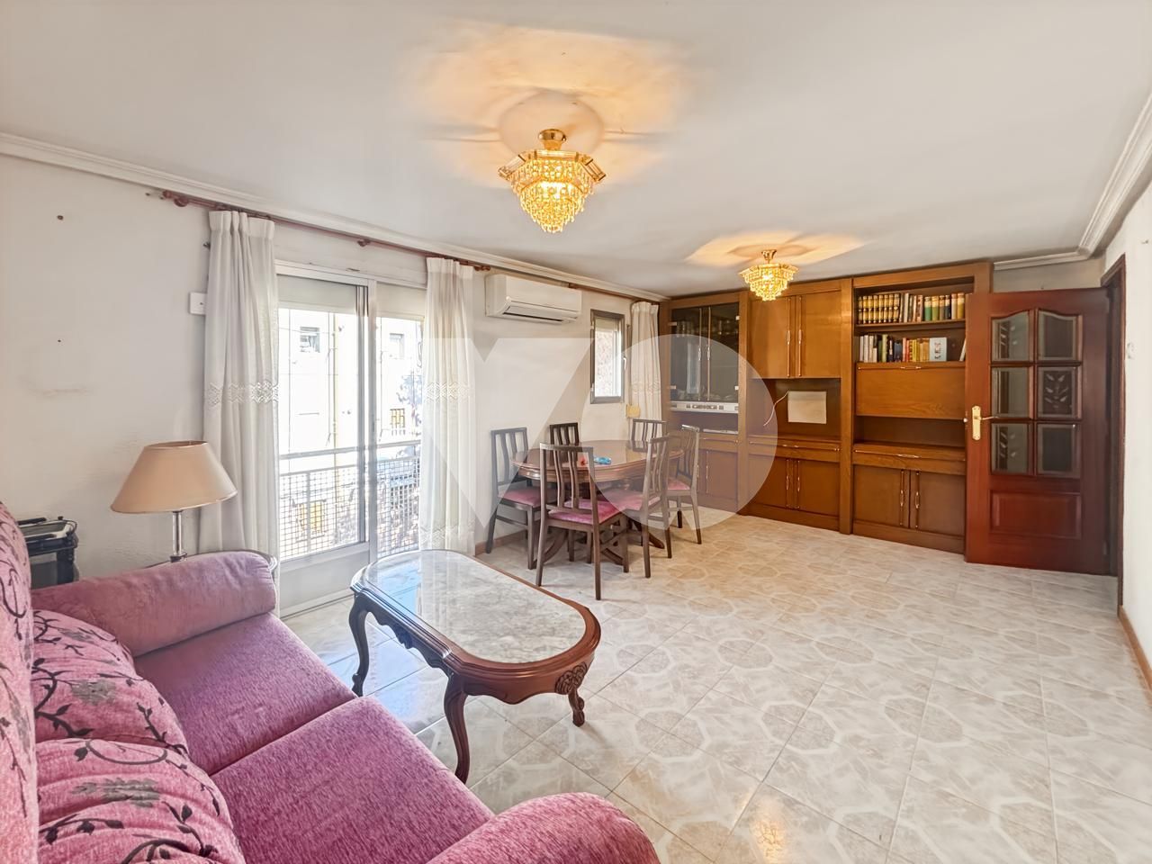 Sala d'estar de Apartament en venda en  Madrid Capital amb Aire condicionat, Calefacció i Moblat