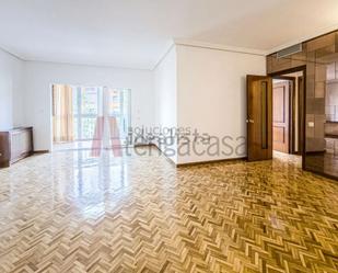 Bedroom of Flat to rent in  Madrid Capital  with Air Conditioner and Terrace