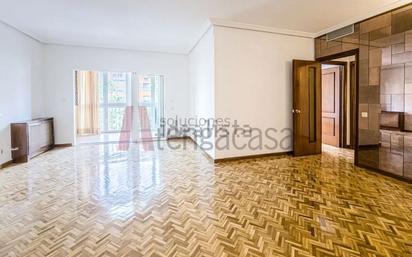 Bedroom of Flat to rent in  Madrid Capital  with Air Conditioner and Terrace