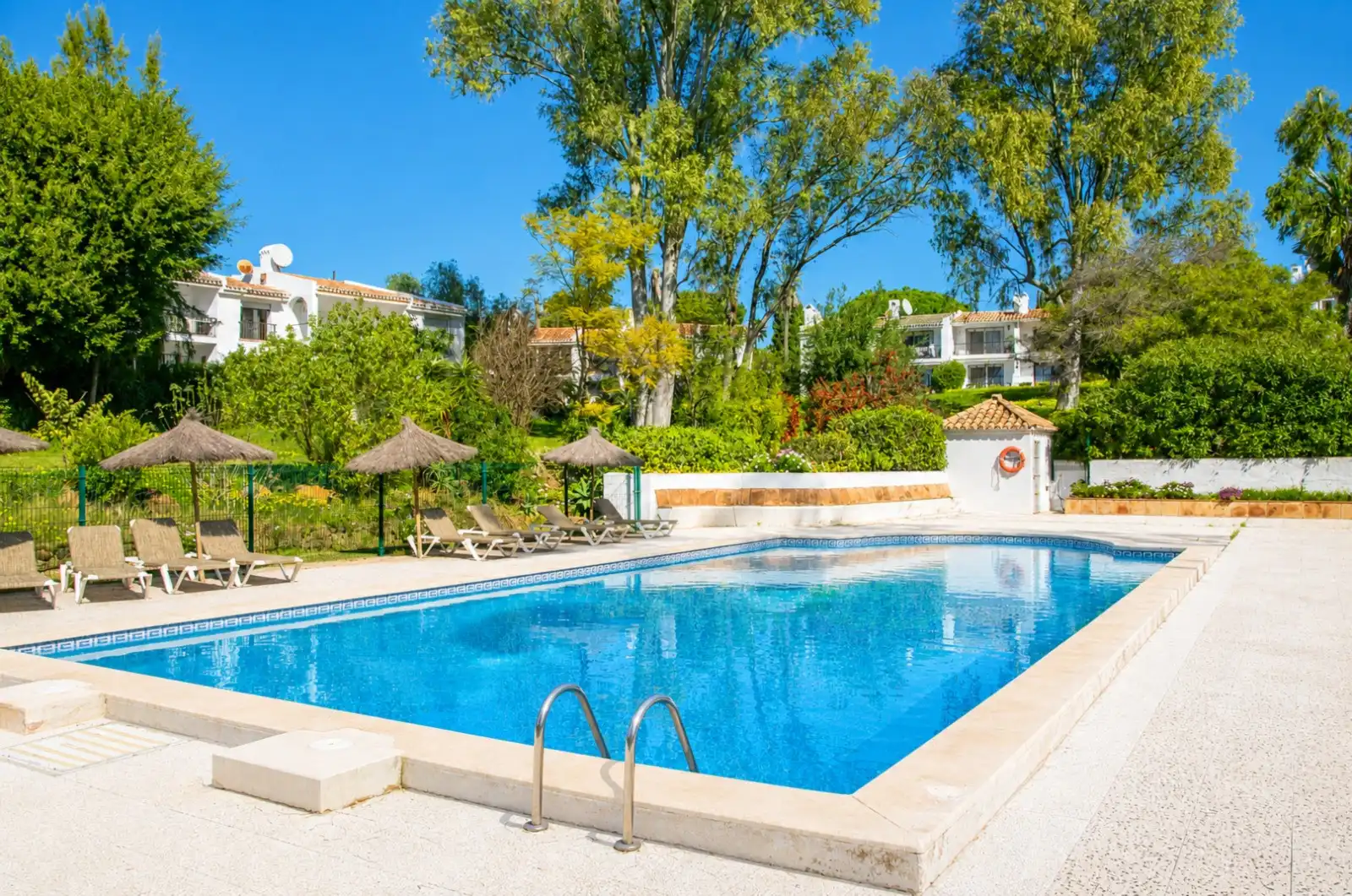 Casa pareada con terraza en venta en Benamara - Atalaya