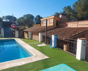 Swimming pool of House or chalet for sale in Navas del Rey  with Air Conditioner, Terrace and Swimming Pool