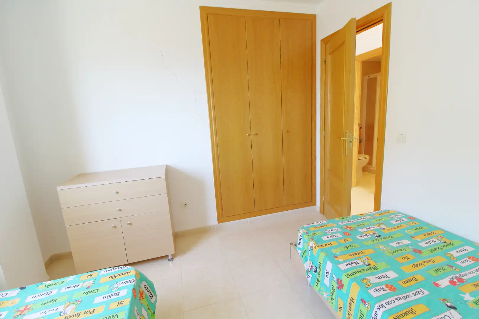 Dormitori de Apartament en venda en Oropesa del Mar / Orpesa amb Terrassa, Piscina i Moblat