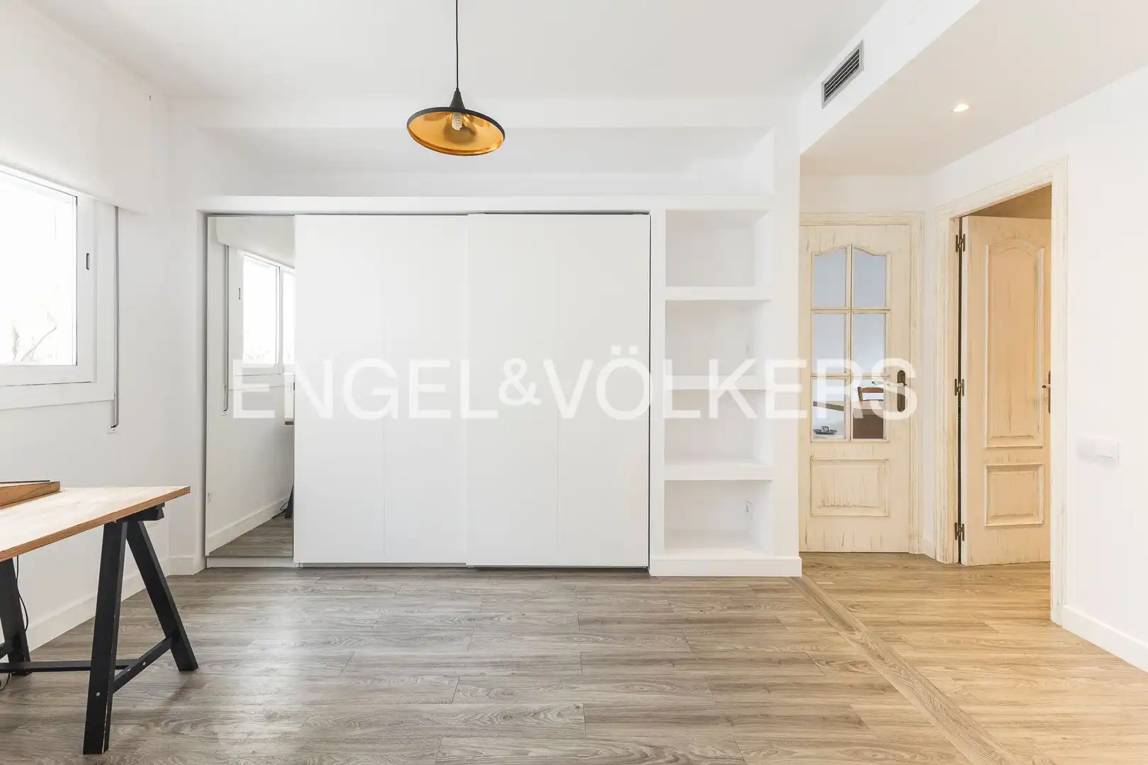 Schlafzimmer von Dachboden zur Miete in Barcelona mit Klimaanlage, Heizung und Parkett