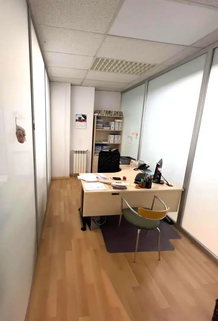 Oficina en venta en San Claudio - La Chantría