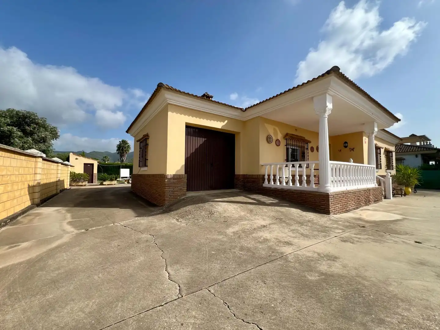 Exterior view of Houses for sale in Córdoba  with Air Conditioner and Swimming Pool