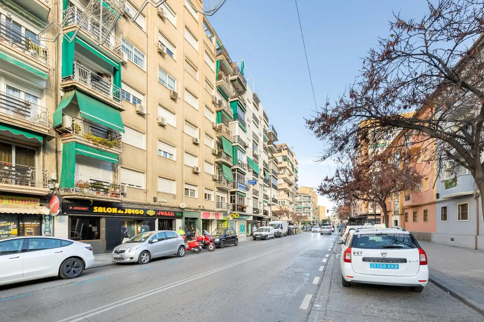 Vista exterior de Piso en venta en  Granada Capital con Aire acondicionado