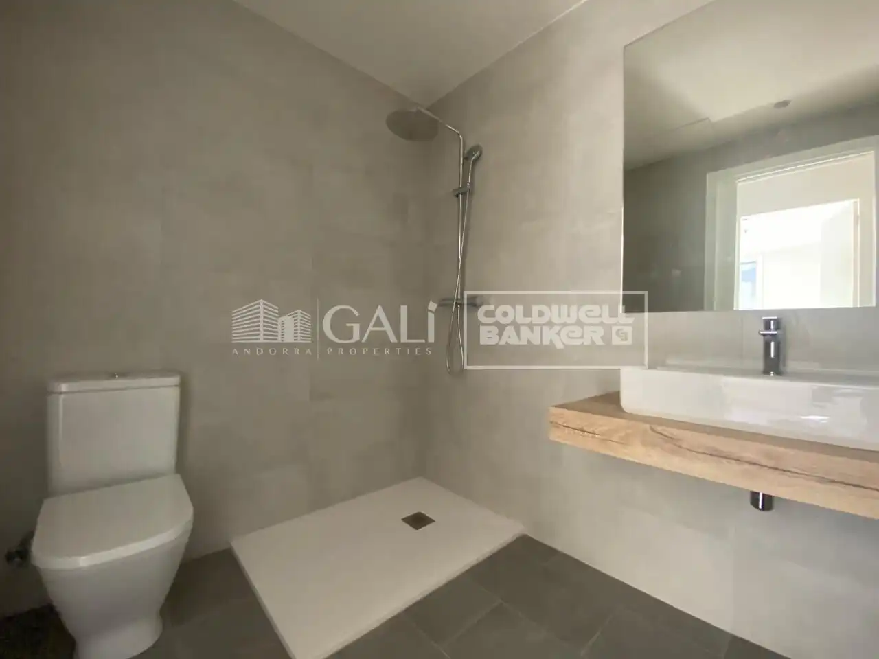 Baño de Ático de alquiler en Canillo con Calefacción, Jardín privado y Terraza