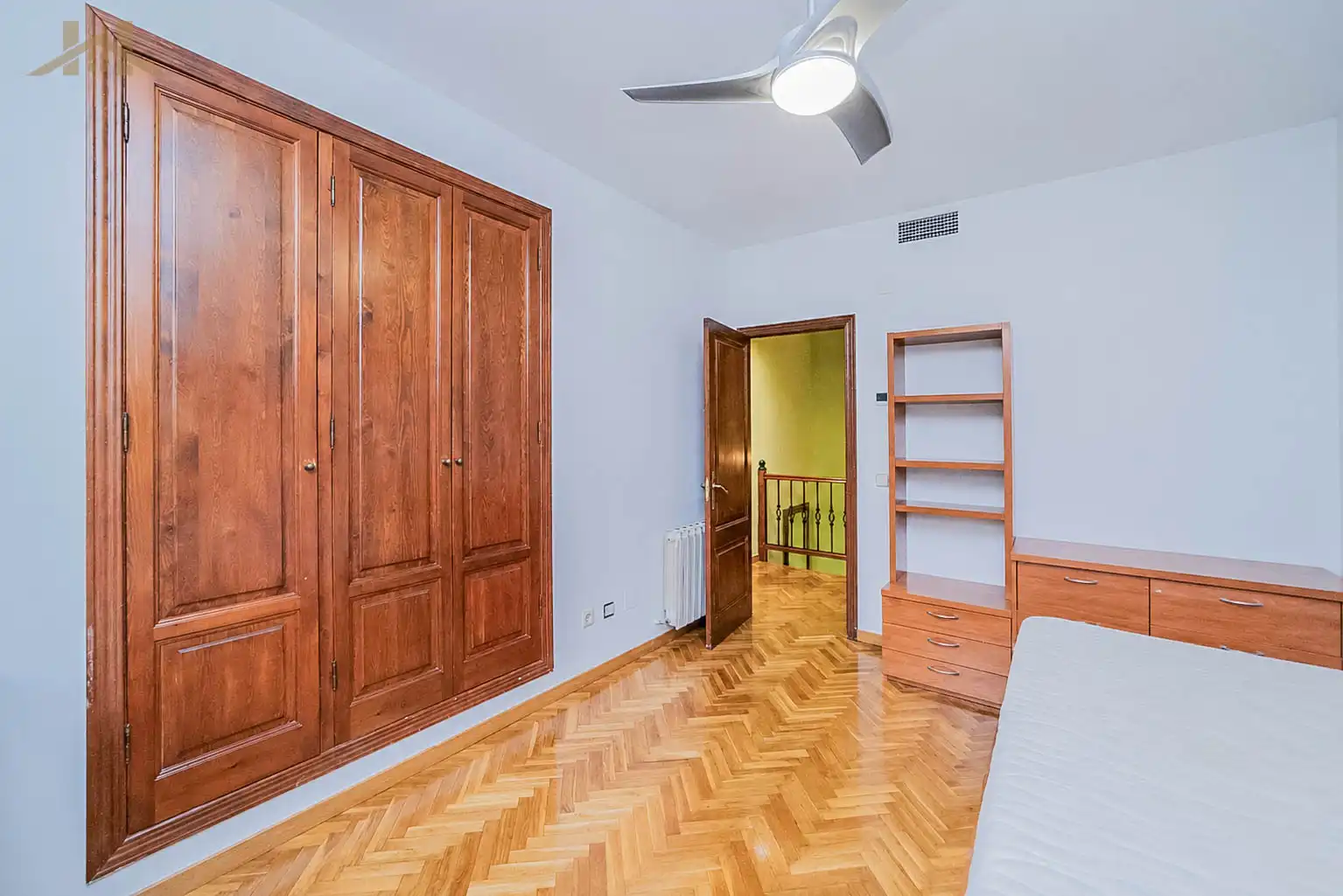 Habitación de Casa o chalet en venta en Boadilla del Monte con Aire acondicionado, Calefacción y Jardín privado
