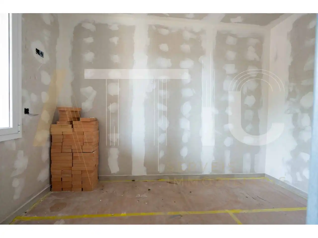 Flat for sale in Sabadell  with Air Conditioner