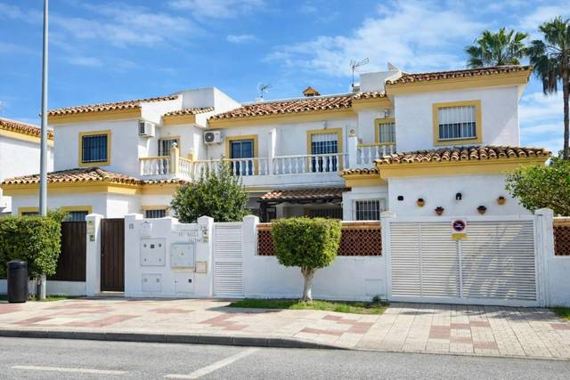 Casa adosada en Venta en Calle RAMAL CAMPO DE GOLF en Guadalmar