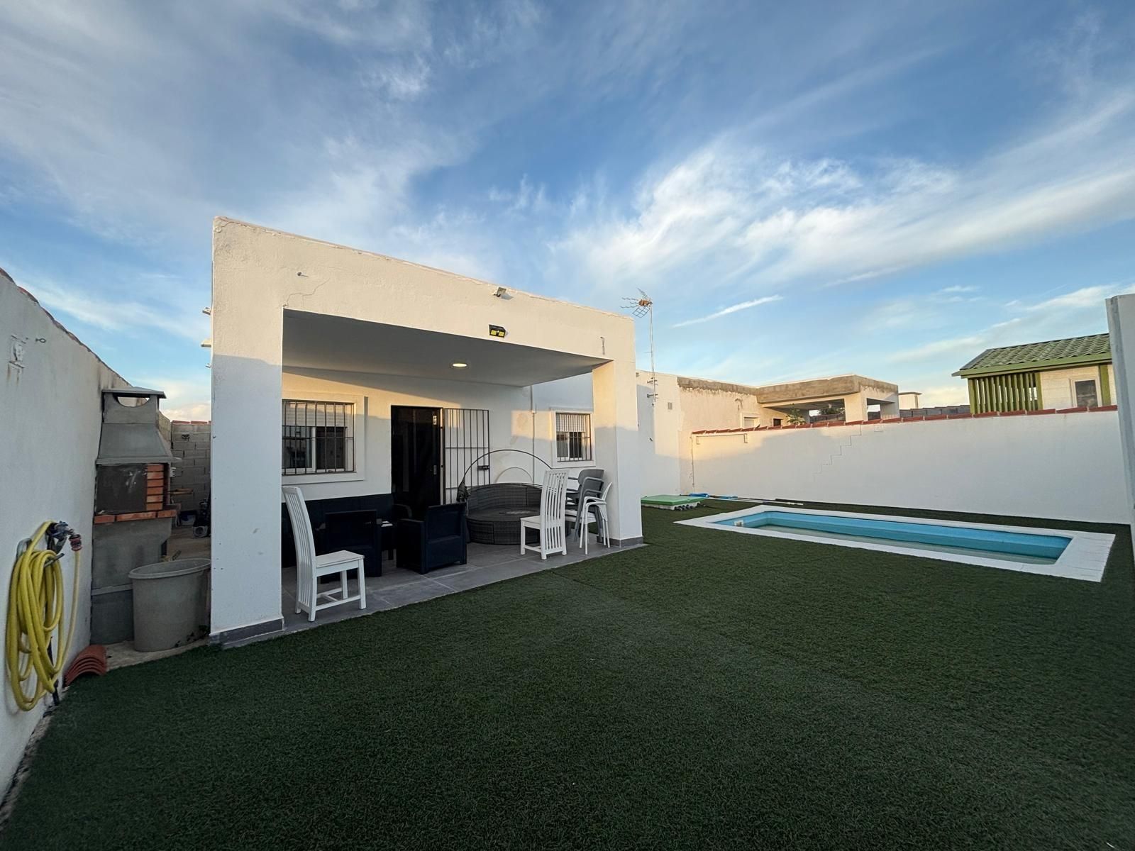 Piscina de Casa o chalet en venta en Chiclana de la Frontera con Aire acondicionado, Calefacción y Piscina