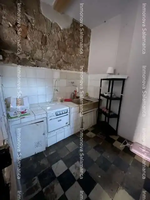Cuina de Local de lloguer en Salamanca amb Terrassa