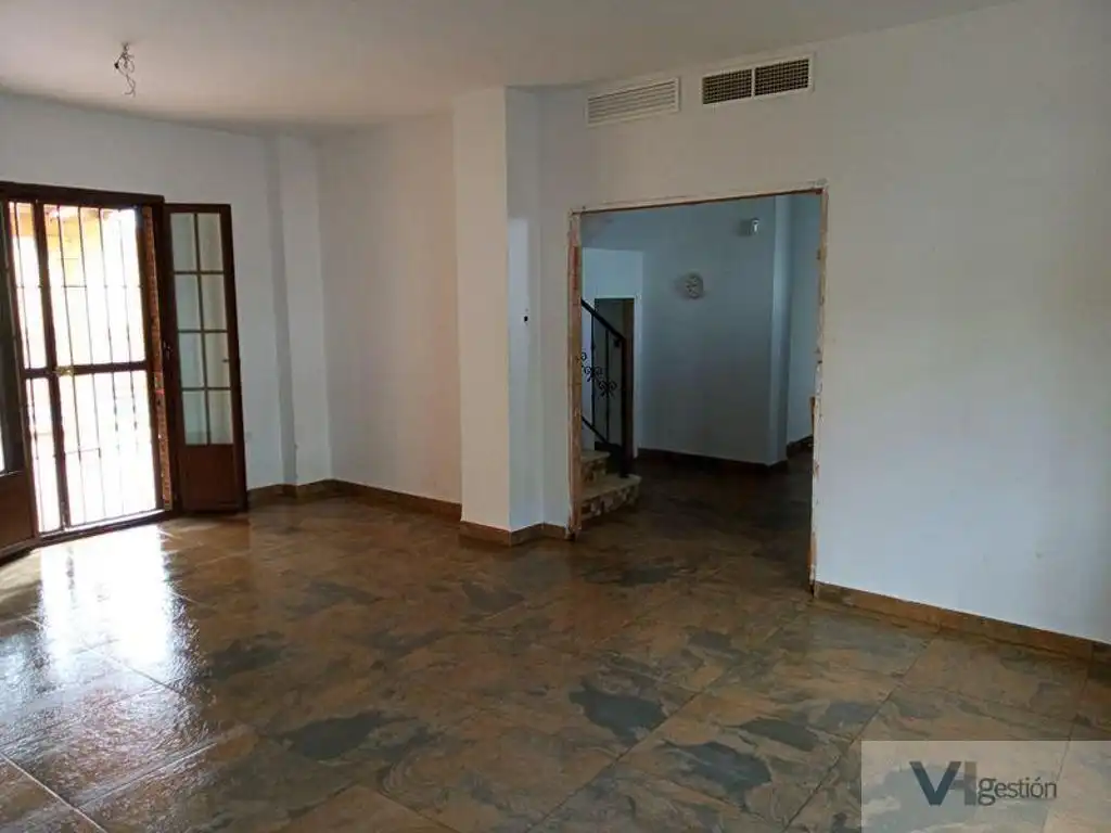 Casa o xalet en venda en La Rinconada amb Piscina