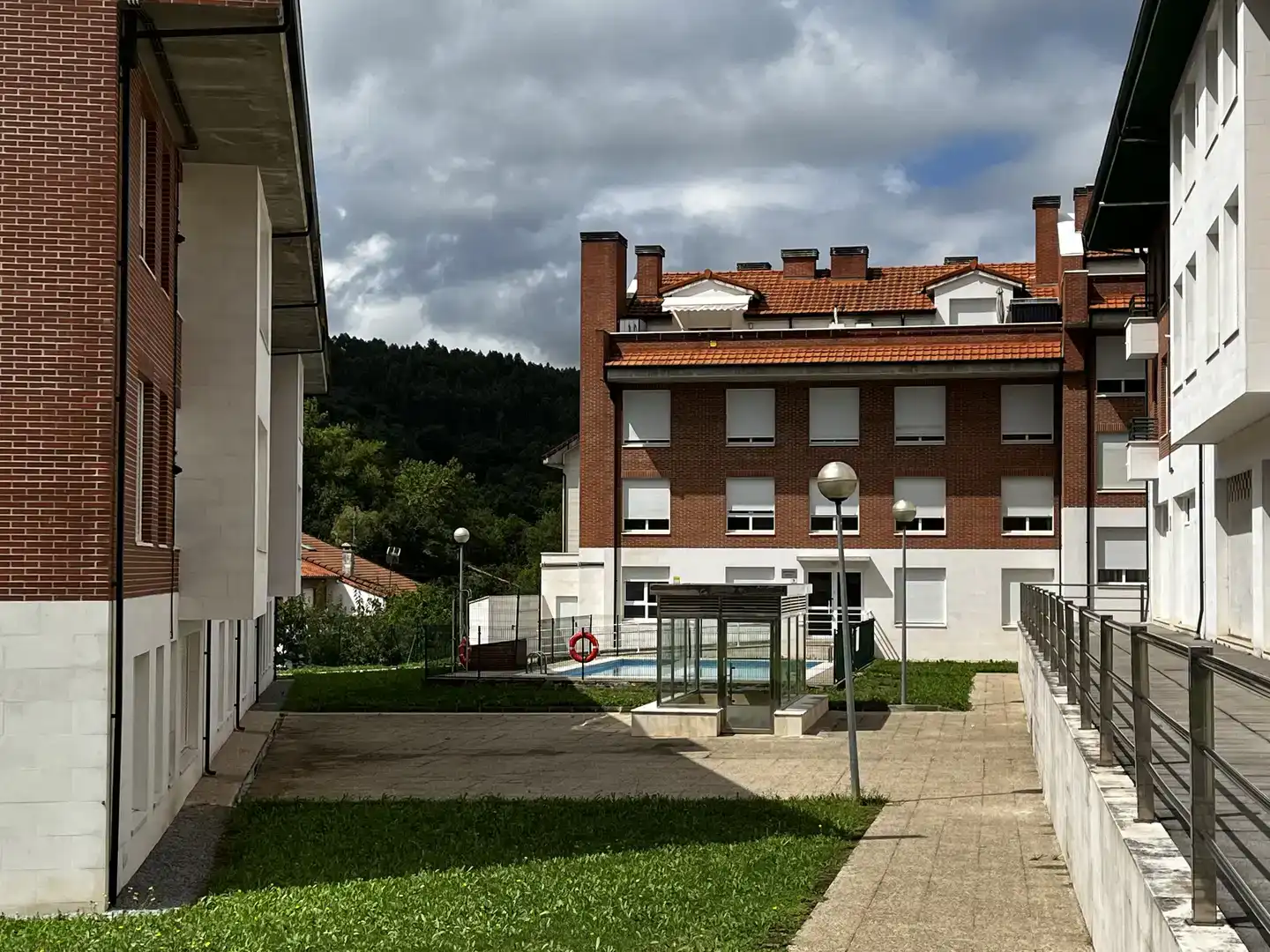 Vista exterior de Pis de lloguer en Entrambasaguas amb Piscina