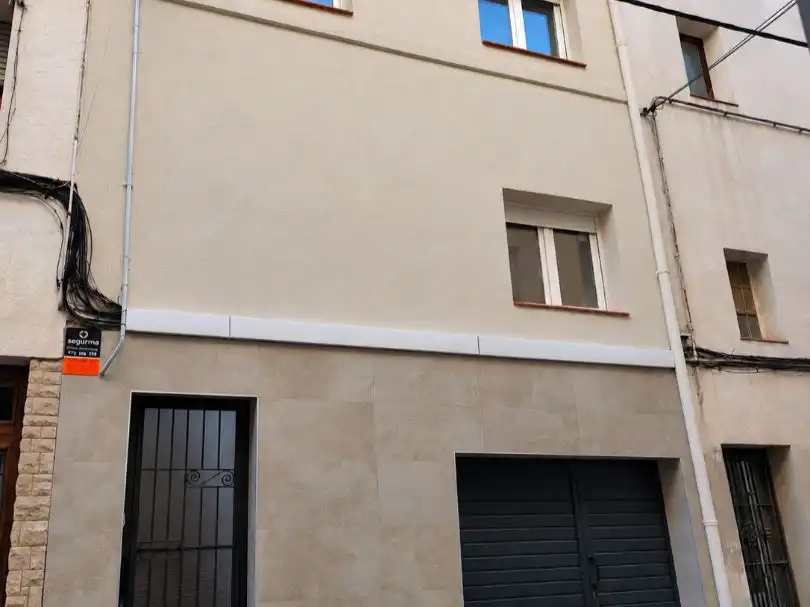 Vista exterior de Casa o xalet en venda en El Vendrell amb Terrassa, Piscina i Balcó