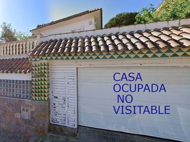 Villa con piscina in vendita a Urb. Ginesteres