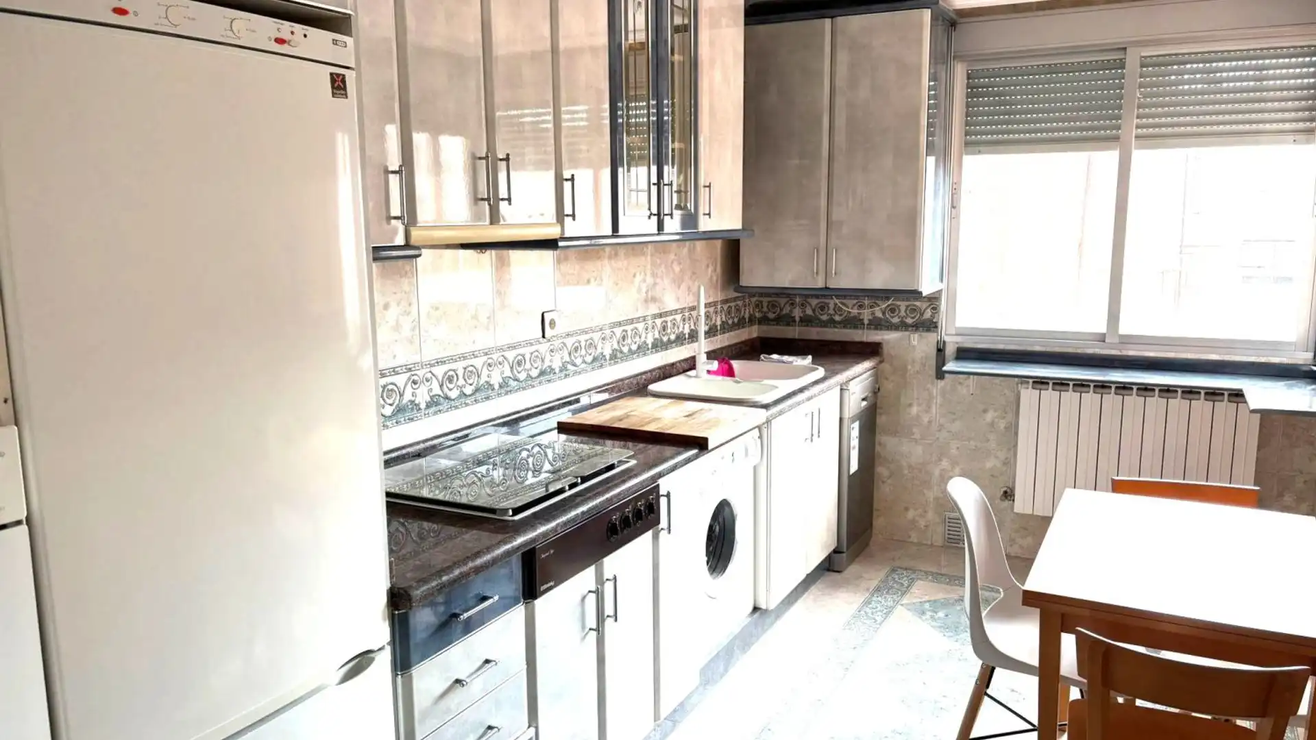 Cocina de Piso en venta en Palencia Capital con Calefacción, Terraza y Trastero