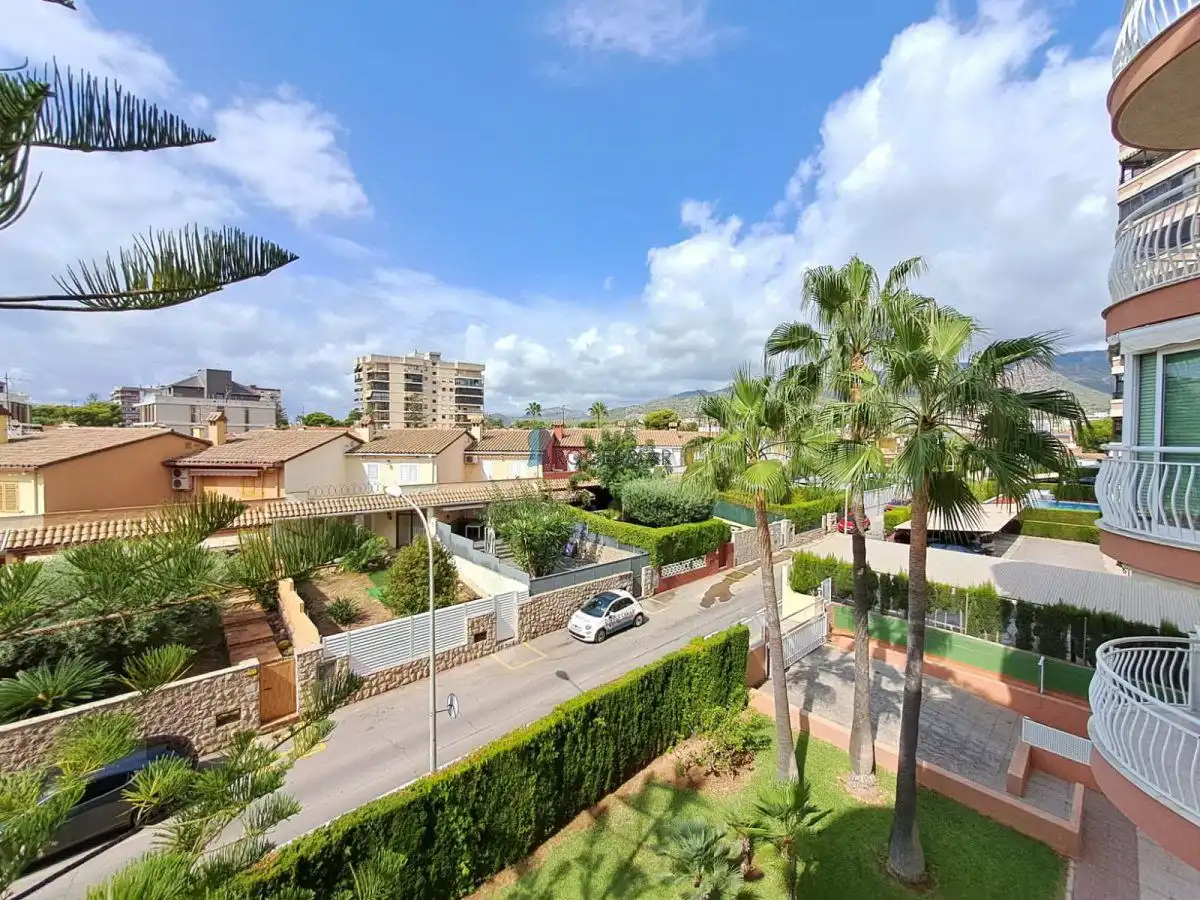 Apartamento con piscina en venta en Carrer Remolins 12