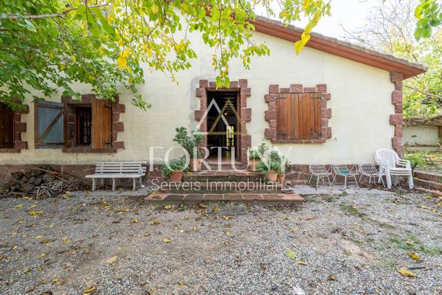 Casa-chalet en Venta en  Pedrera del Cobic en Centre