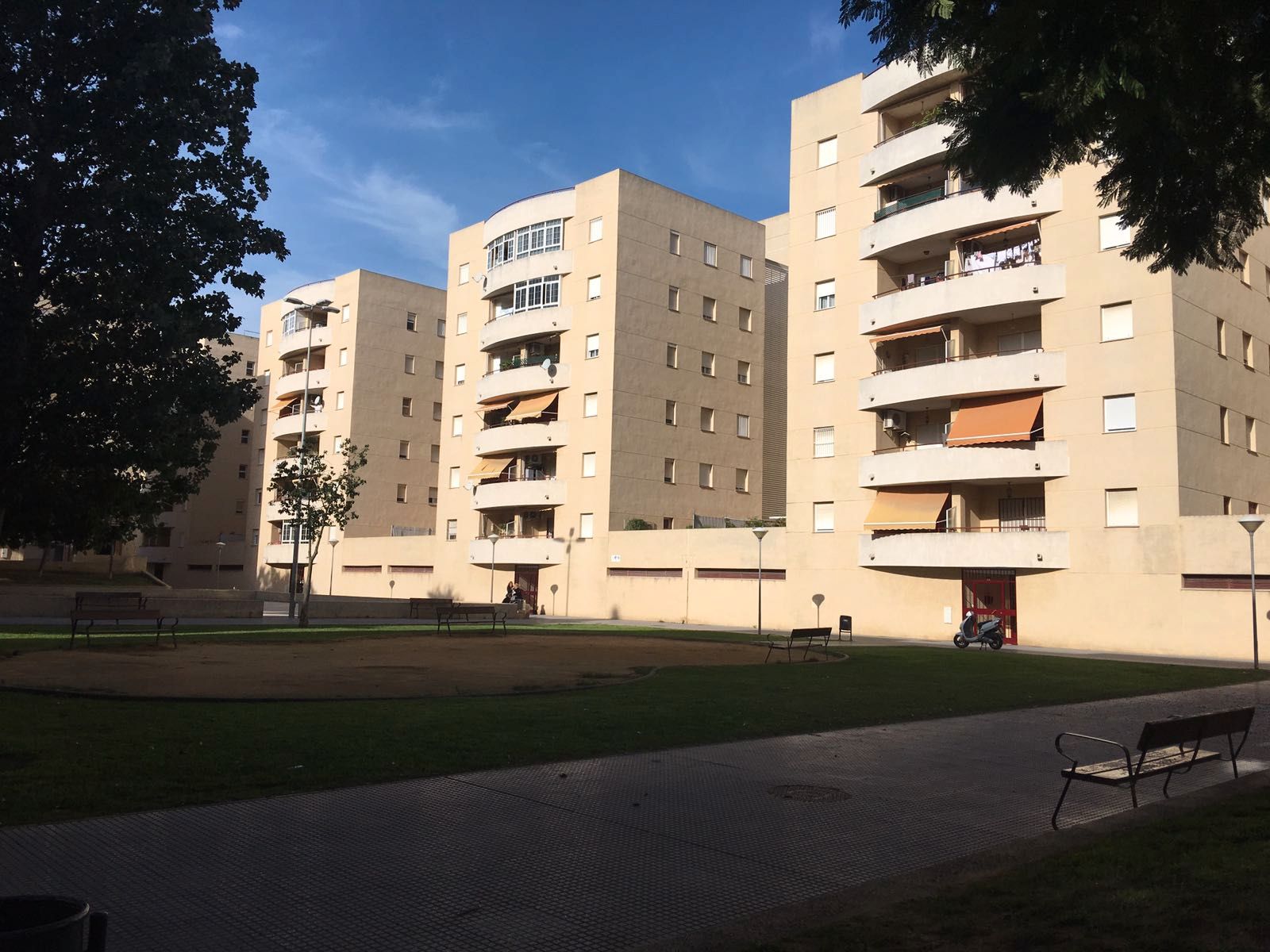 Vista exterior de Pis en venda en El Puerto de Santa María amb Aire condicionat, Terrassa i Balcó