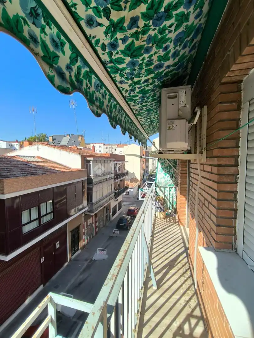 Vista exterior de Piso en venta en Madrid con Aire acondicionado, Calefacción y Terraza