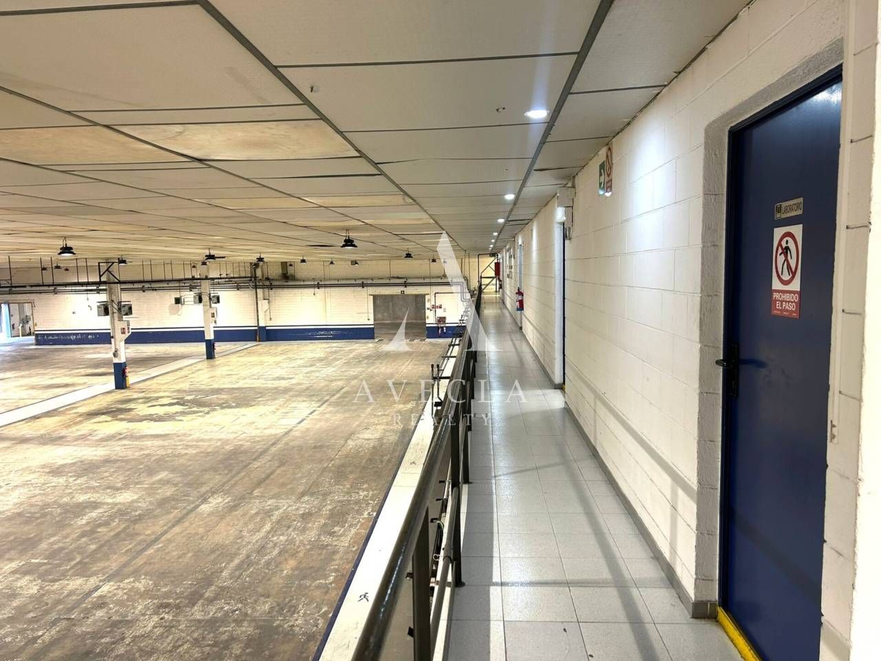 Industrial buildings to rent in Òptica, 7