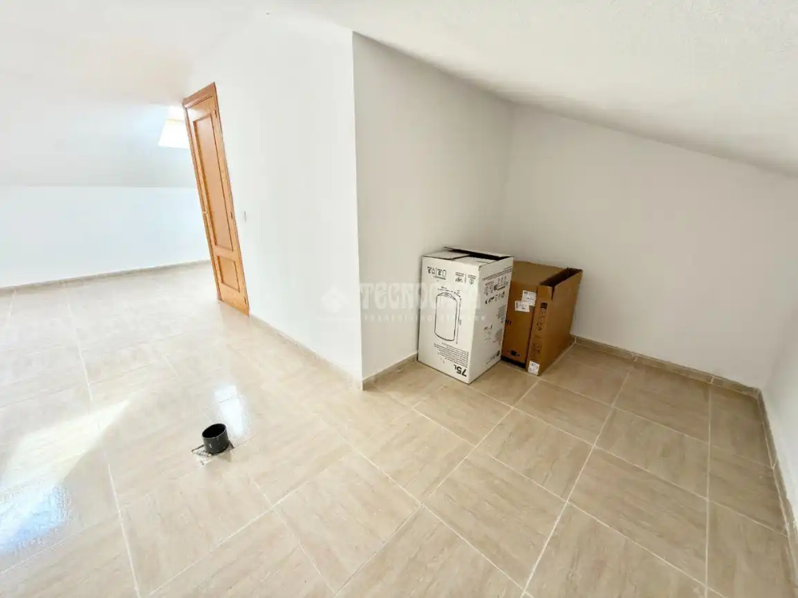 Casa adosada en venta en Valdeaveruelo con Aire acondicionado, Calefacción y Balcón
