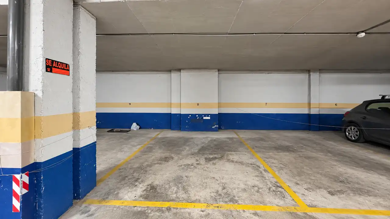 Parkplatz von Garage zur Miete in San Pedro de Alcántara
