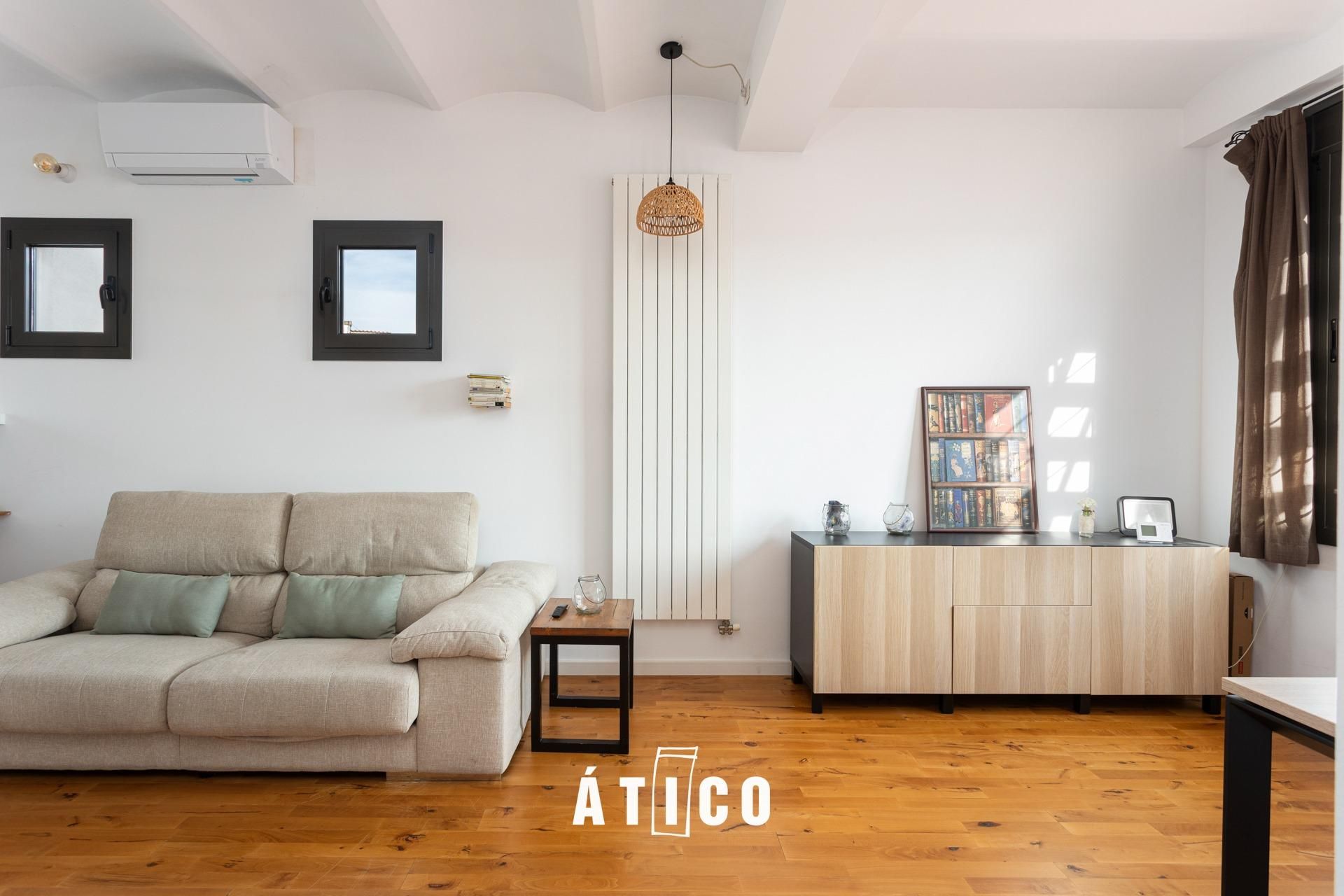 Living room of Attic for sale in  Barcelona Capital  with Heating, Parquet flooring and Terrace