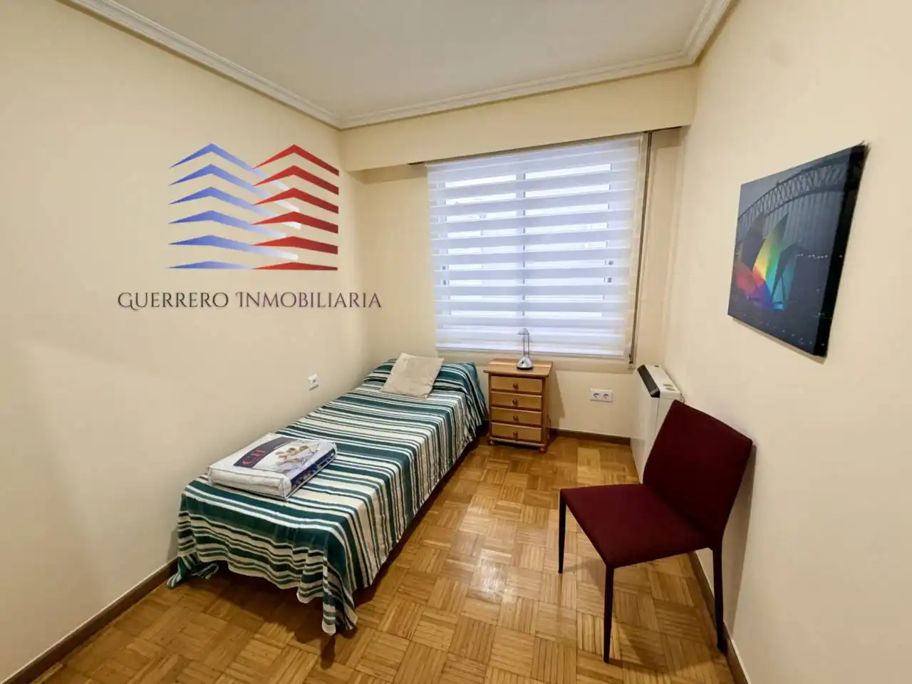 Habitación de Apartamento de alquiler en Ourense Capital  con Calefacción, Parquet y Amueblado