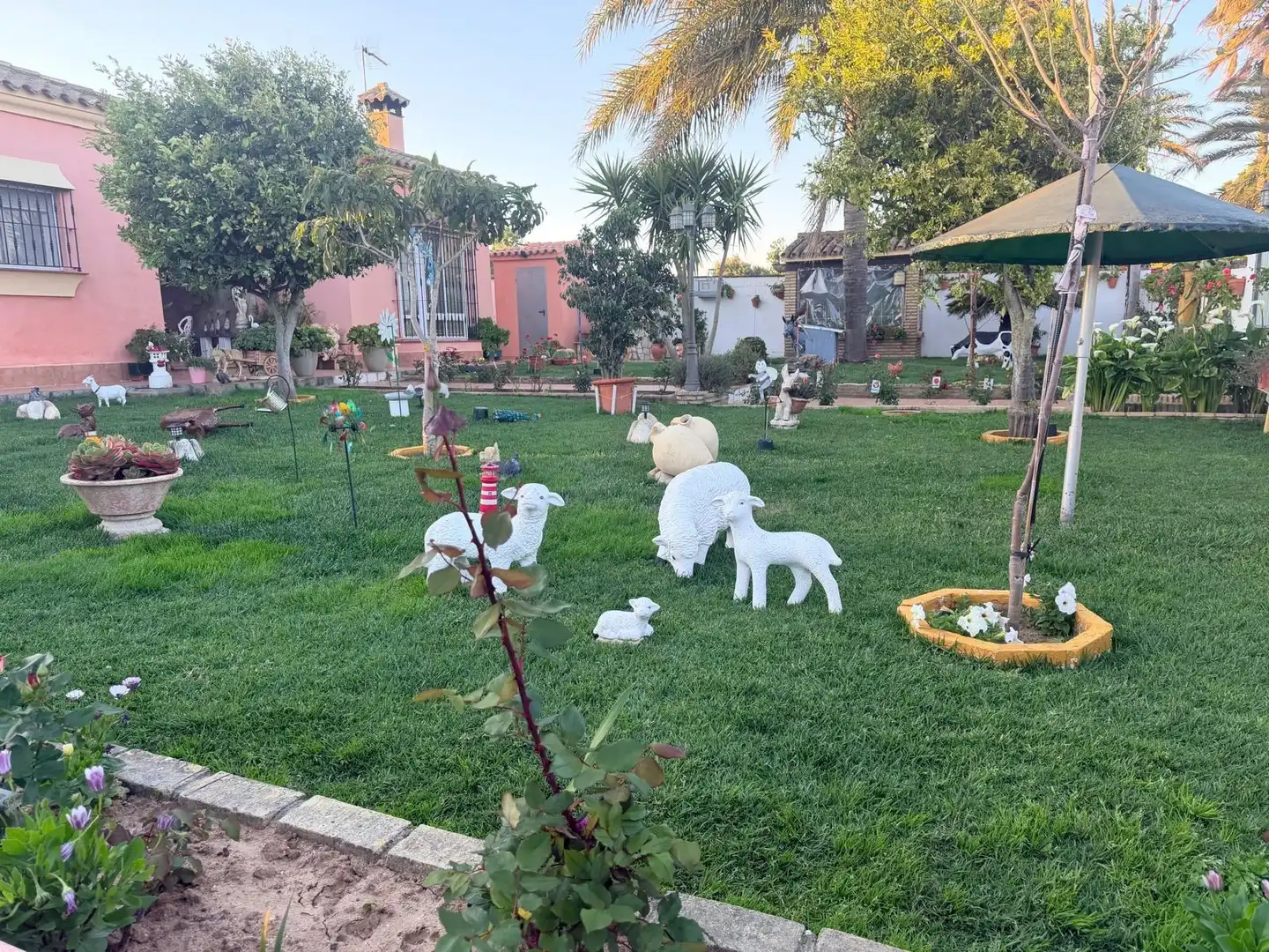 Jardí de Casa o xalet en venda en Chiclana de la Frontera amb Aire condicionat, Jardí privat i Traster