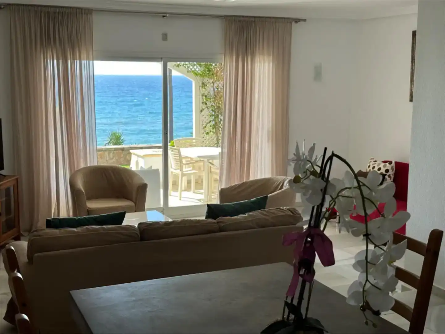 Wohnzimmer von Wohnungen zur Miete in Estepona mit Klimaanlage, Schwimmbad und Balkon