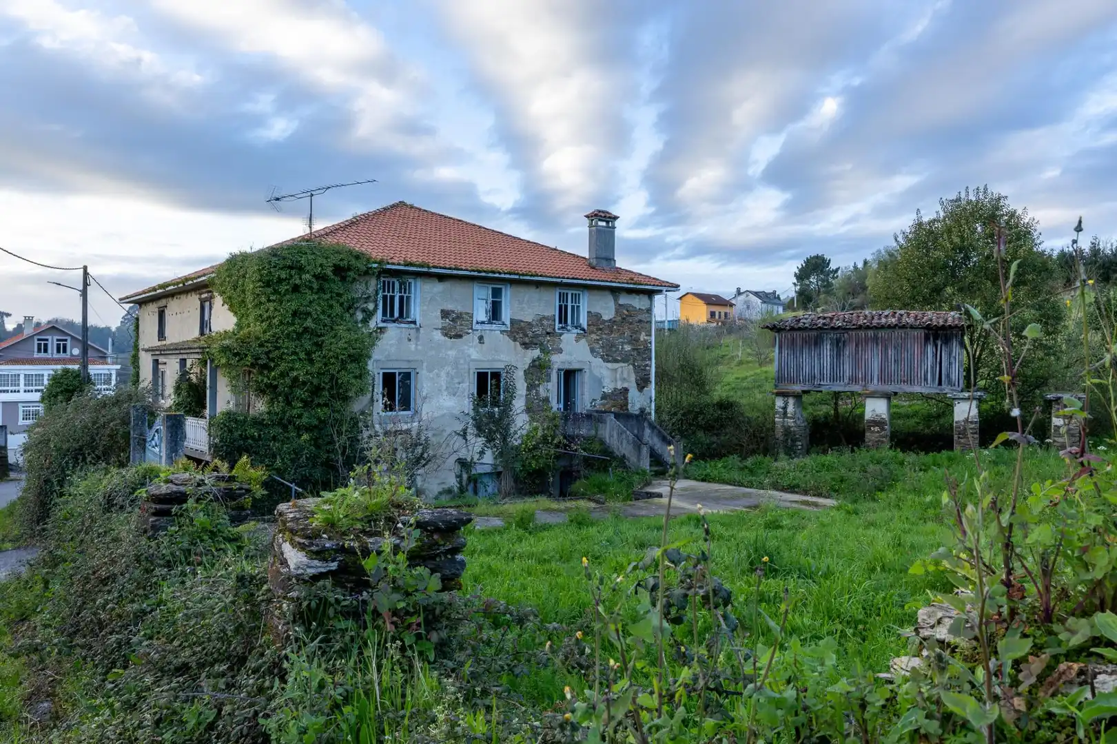 Country homes for sale in Pontedeume