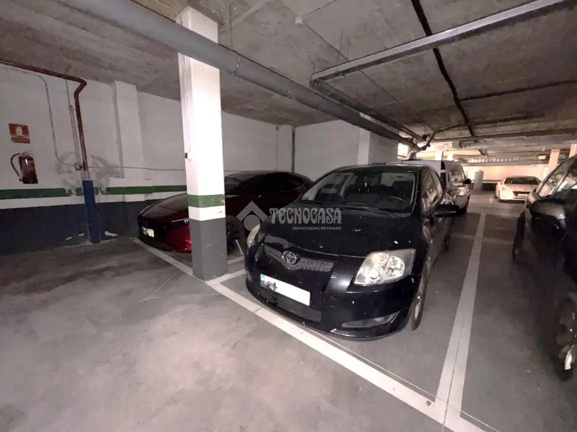 Parking de Piso en venta en Alcalá de Henares con Calefacción