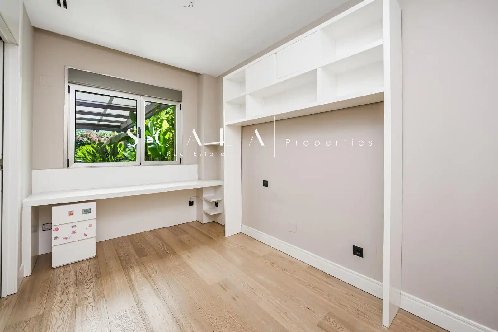 Schlafzimmer von Wohnung zur Miete in Madrid mit Klimaanlage, Heizung und Privatgarten