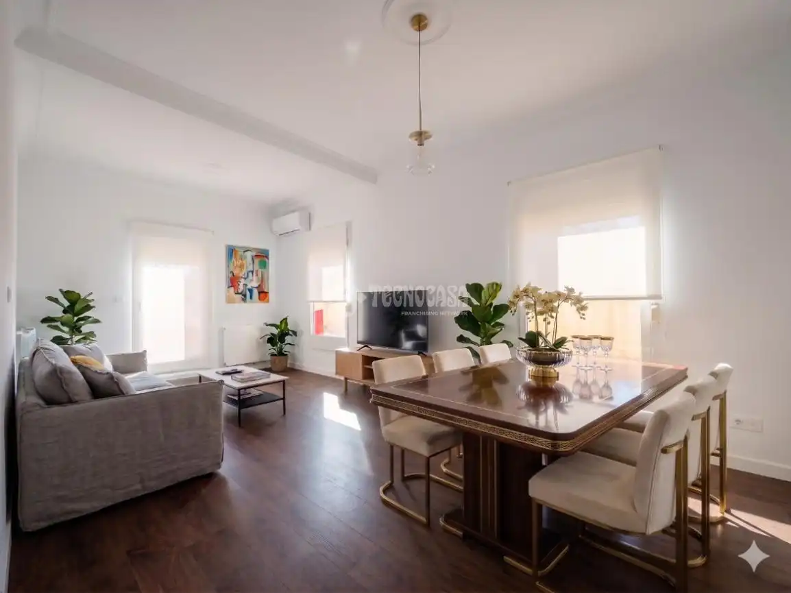 Sala de estar de Ático en venta en Madrid con Calefacción, Terraza y Balcón