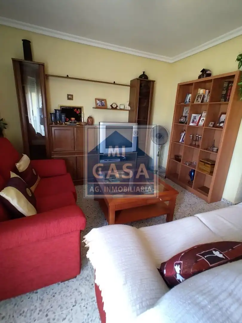Sala de estar de Piso en venta en Mérida con Calefacción, Trastero y Balcón