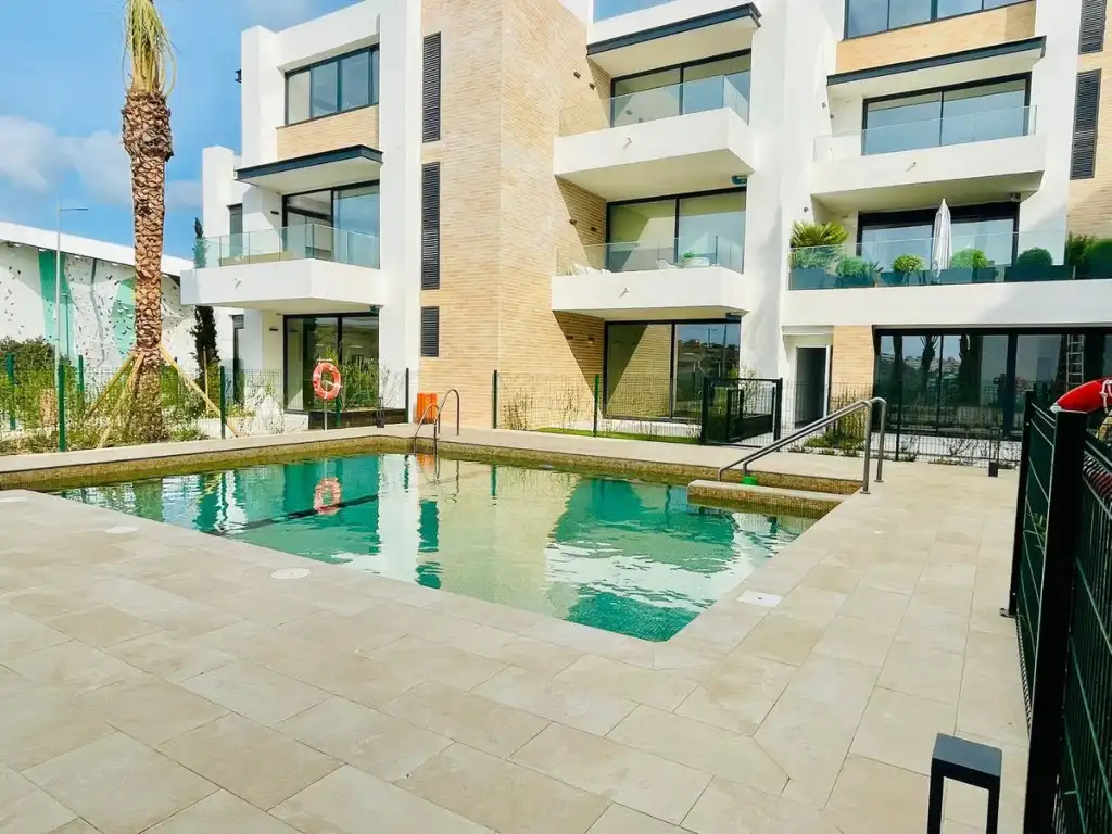 Penthouse with pool for sale in Estepona Pueblo