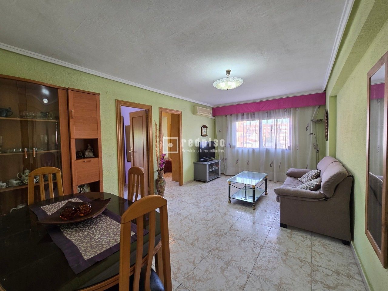 Sala d'estar de Pis en venda en Xirivella amb Aire condicionat i Moblat