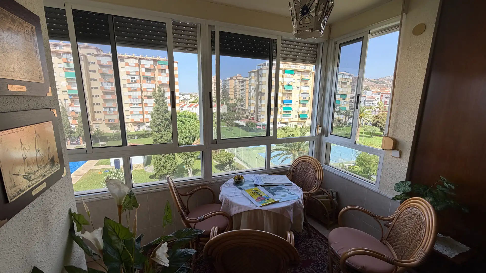 Schlafzimmer von Wohnungen zum Verkauf in Torrox mit Möbliert, Waschmaschine und Fernseher