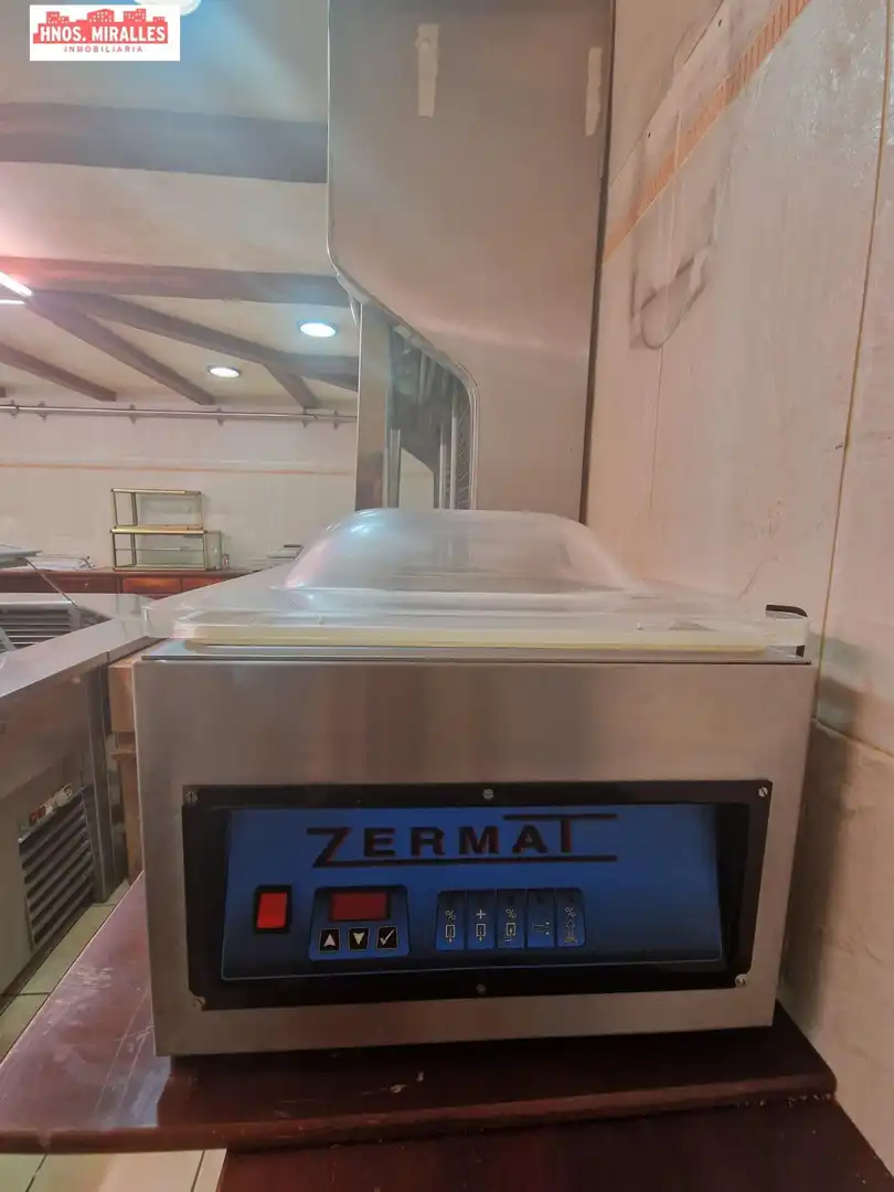 Local en venta en Elche / Elx con Aire acondicionado y Amueblado