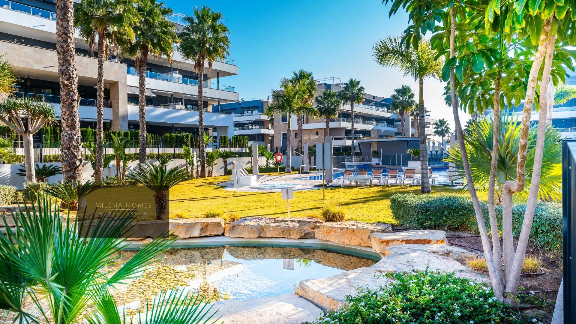 Piscina de Apartament en venda en Orihuela amb Aire condicionat, Calefacció i Jardí privat