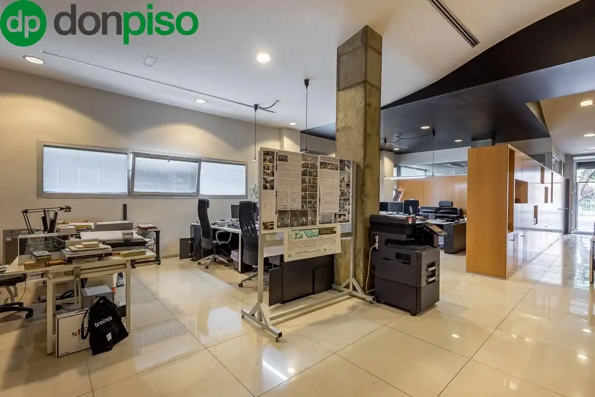 Business premises for sale in Calle CURRO CUCHARES