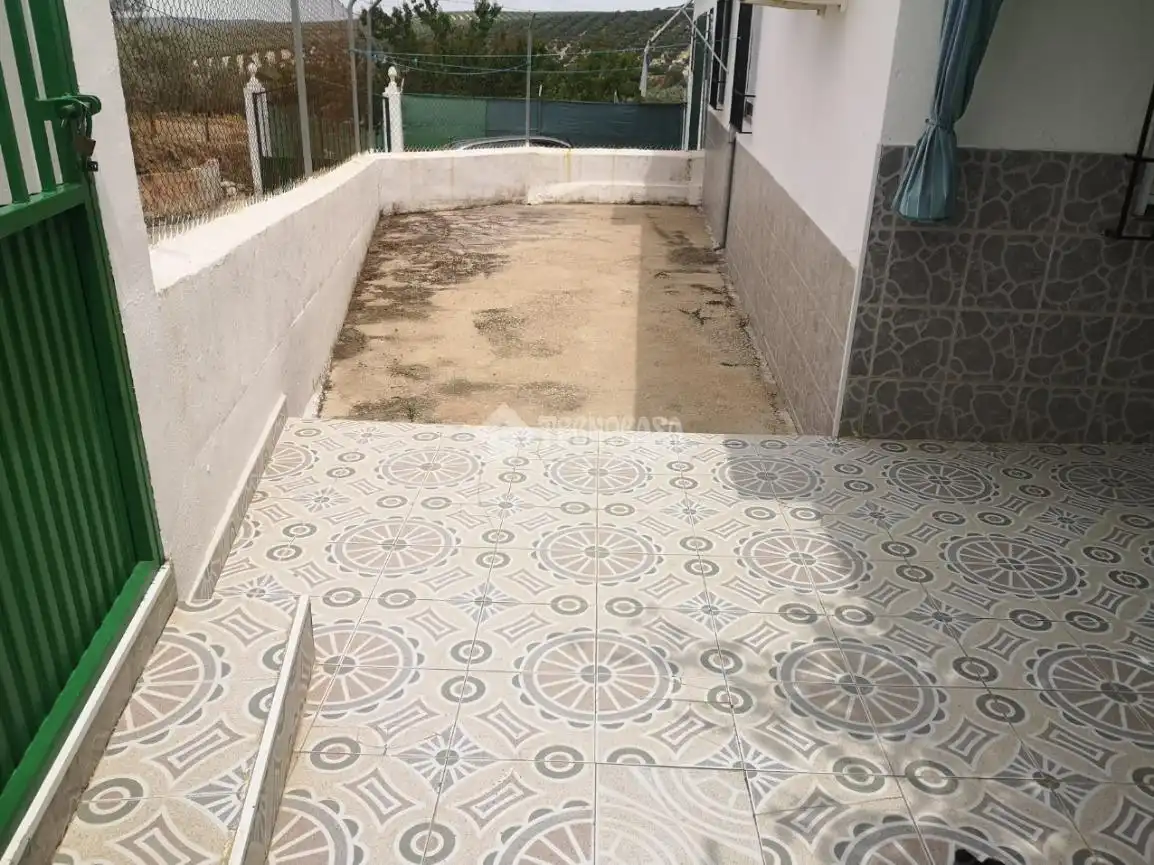 Terrassa de Finca rústica en venda en Lucena amb Jardí privat