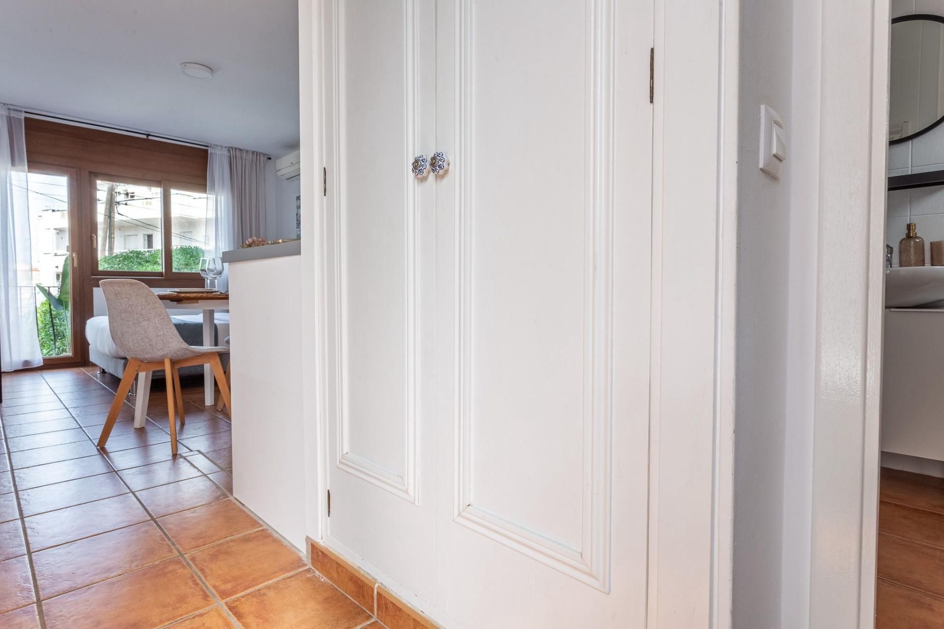 Cuina de Estudi en venda en L'Escala amb Calefacció, Jardí privat i Terrassa