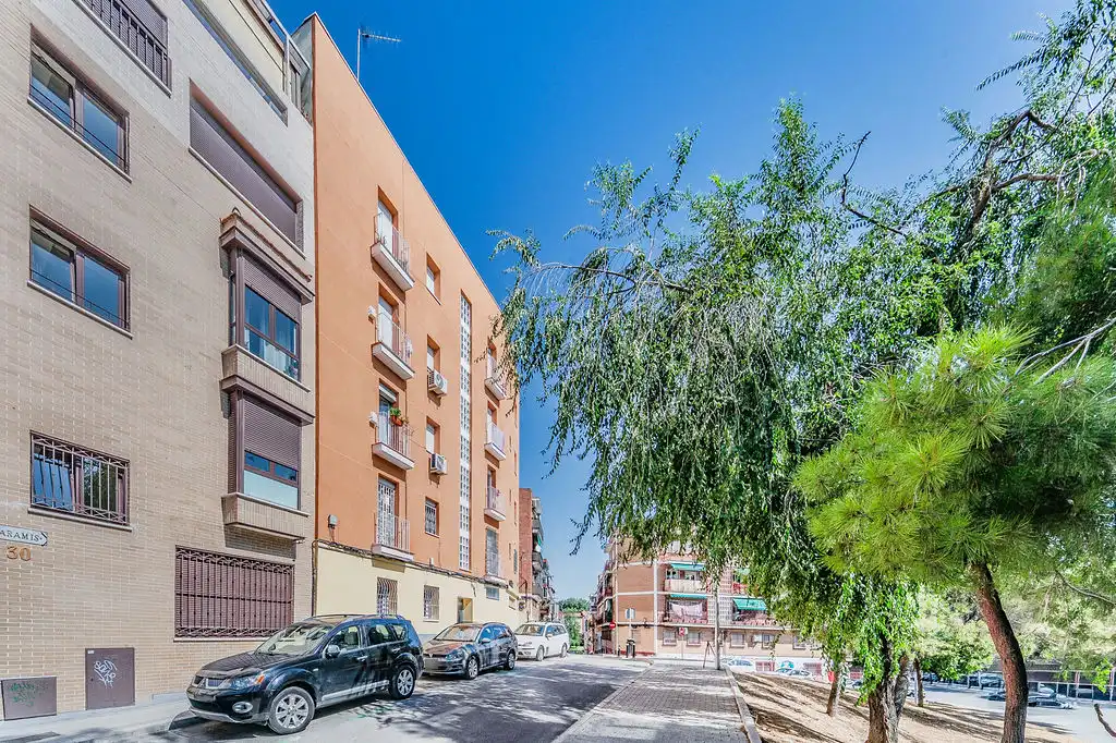 Vista exterior de Piso en venta en Madrid
