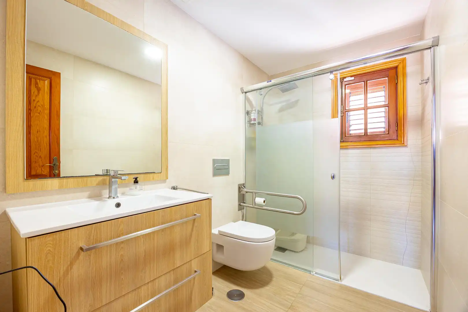 Bany de Casa o xalet en venda en Las Palmas de Gran Canaria amb Aire condicionat, Jardí privat i Terrassa