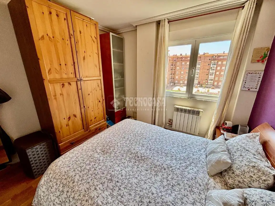 Habitación de Piso en venta en Ávila con Calefacción, Parquet y Trastero