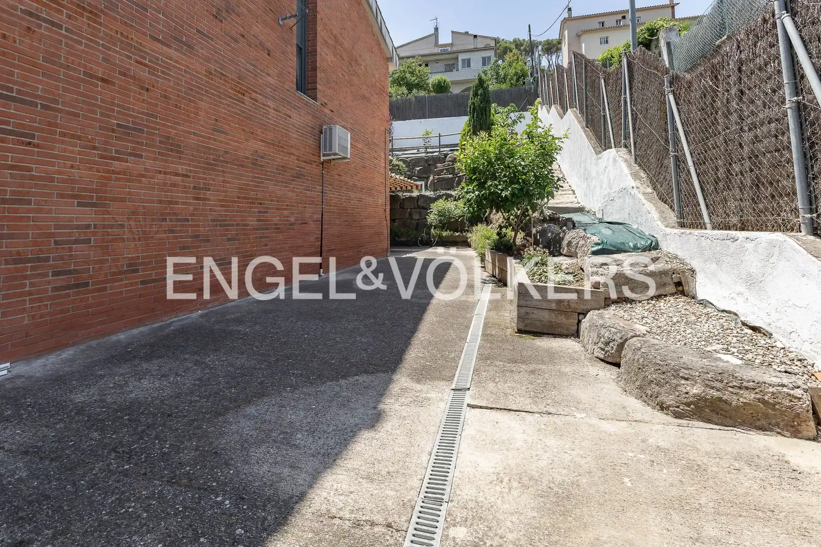 Terrassa de Casa adosada en venda en Montornès del Vallès amb Calefacció, Jardí privat i Piscina